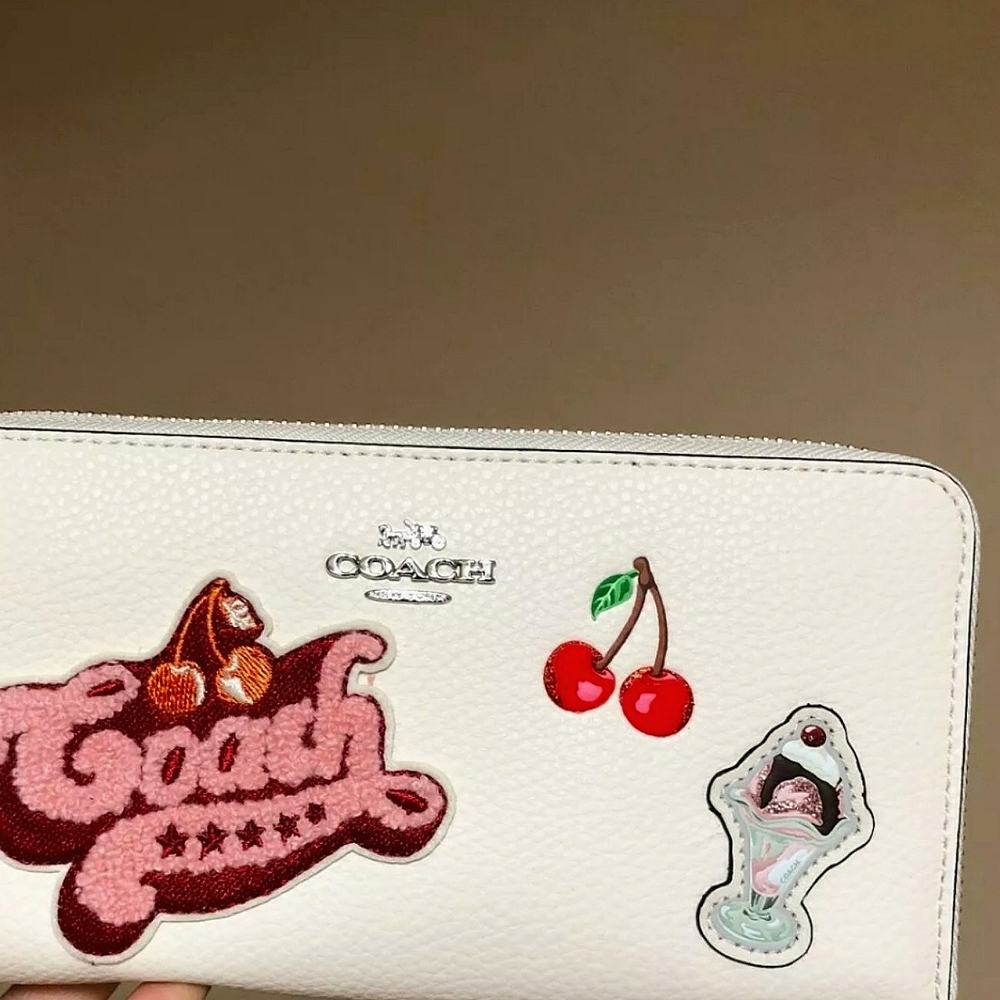 NWT ~ 🍒COACH Accordion Wallet🍨